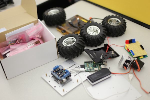 如何低成本自制機(jī)器人?