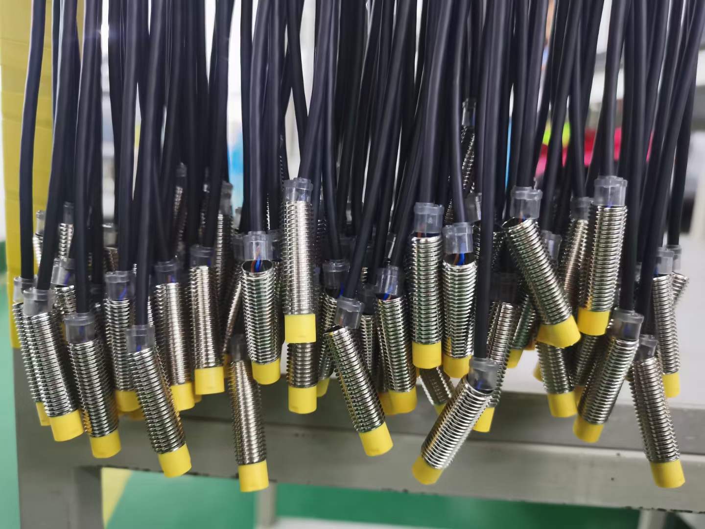 PNP型和NPN型接近開關之間的區別 PNP型和NPN型接近開關之間的區別